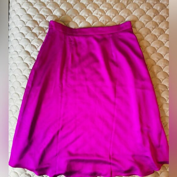 Ann Taylor Petite size 12 magenta satin midi skirt - Picture 2 of 4